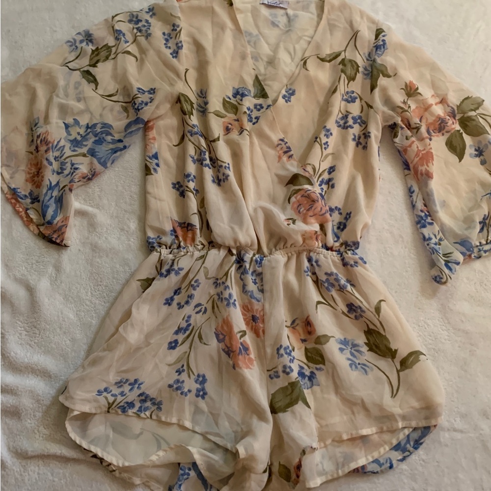 Lot of 4 Long Sleeve Rompers! Perfect for Fall! Size Large